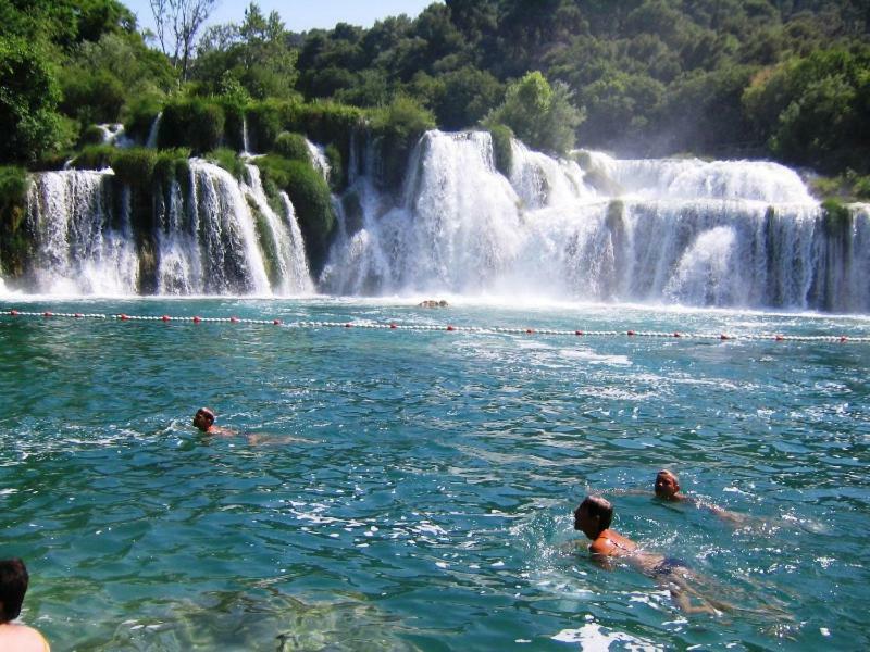 Apartmani Slavica シベニク エクステリア 写真