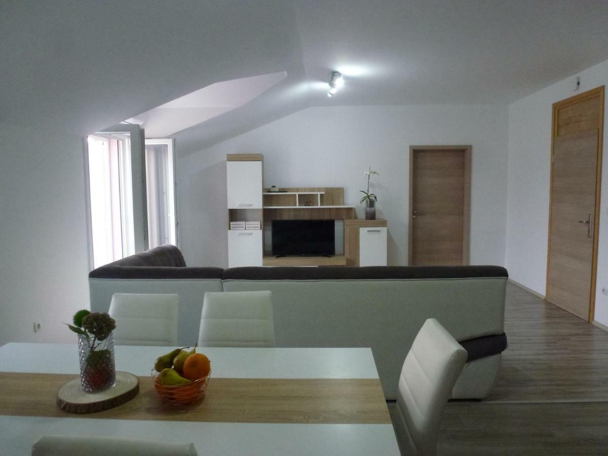 Apartmani Slavica シベニク エクステリア 写真