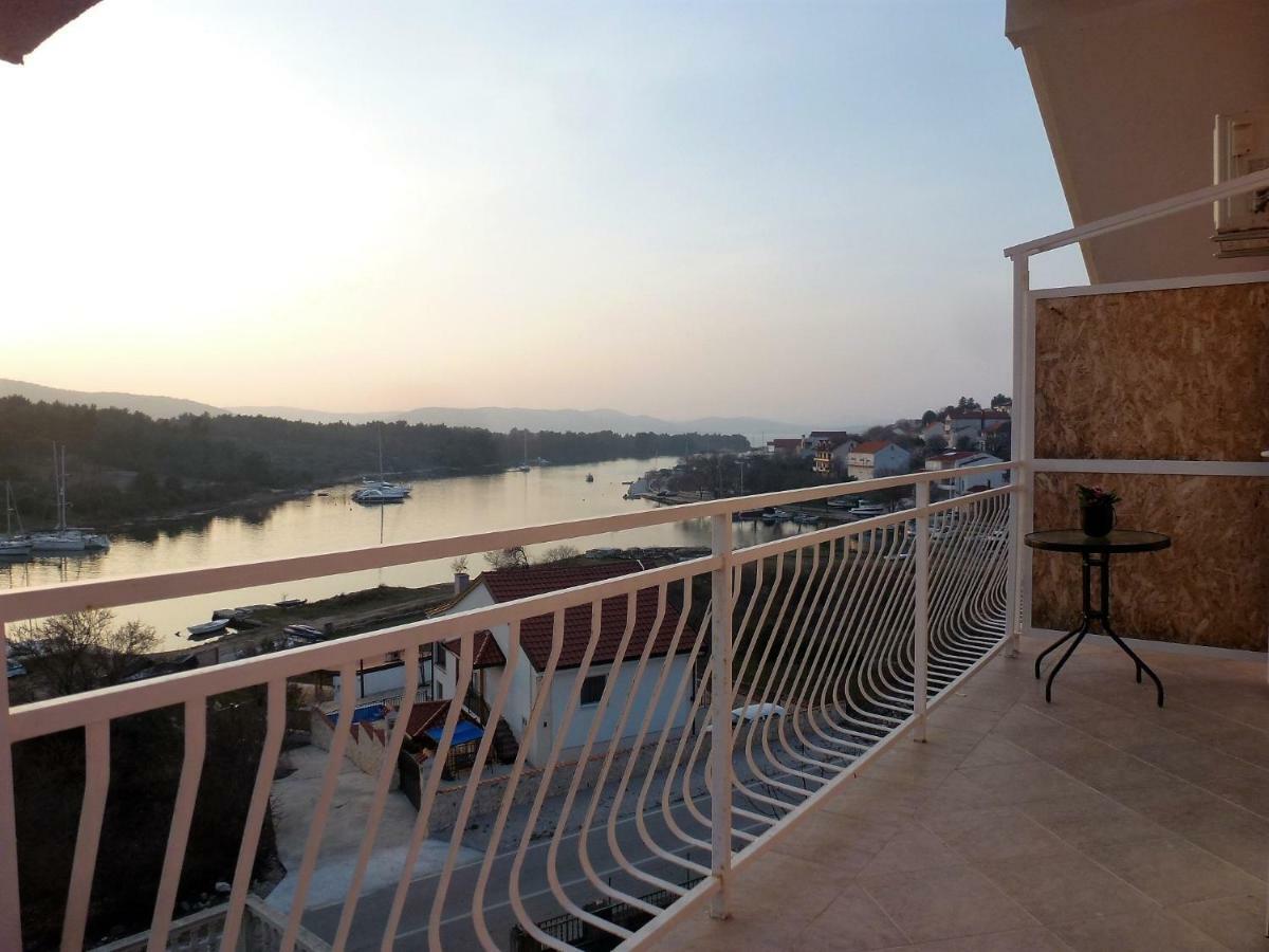 Apartmani Slavica シベニク エクステリア 写真