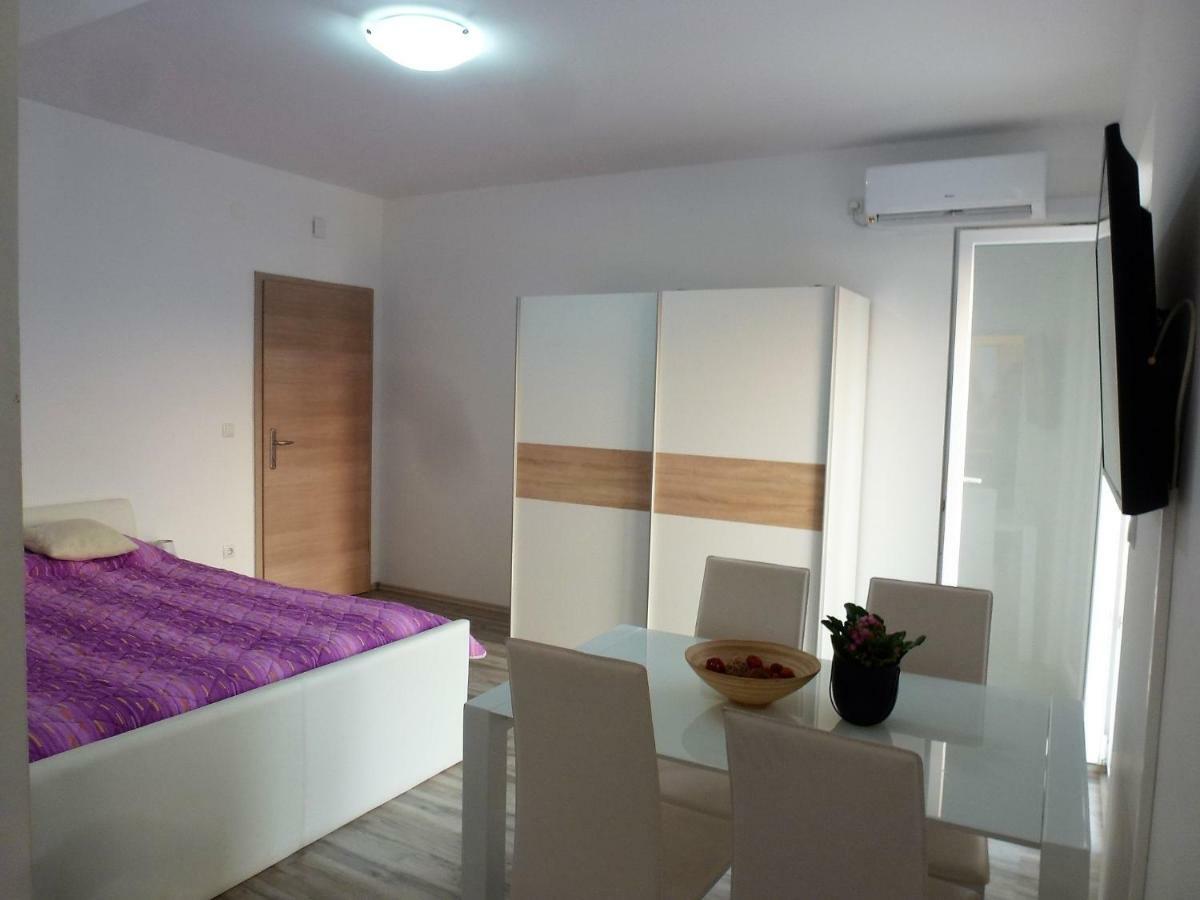 Apartmani Slavica シベニク エクステリア 写真