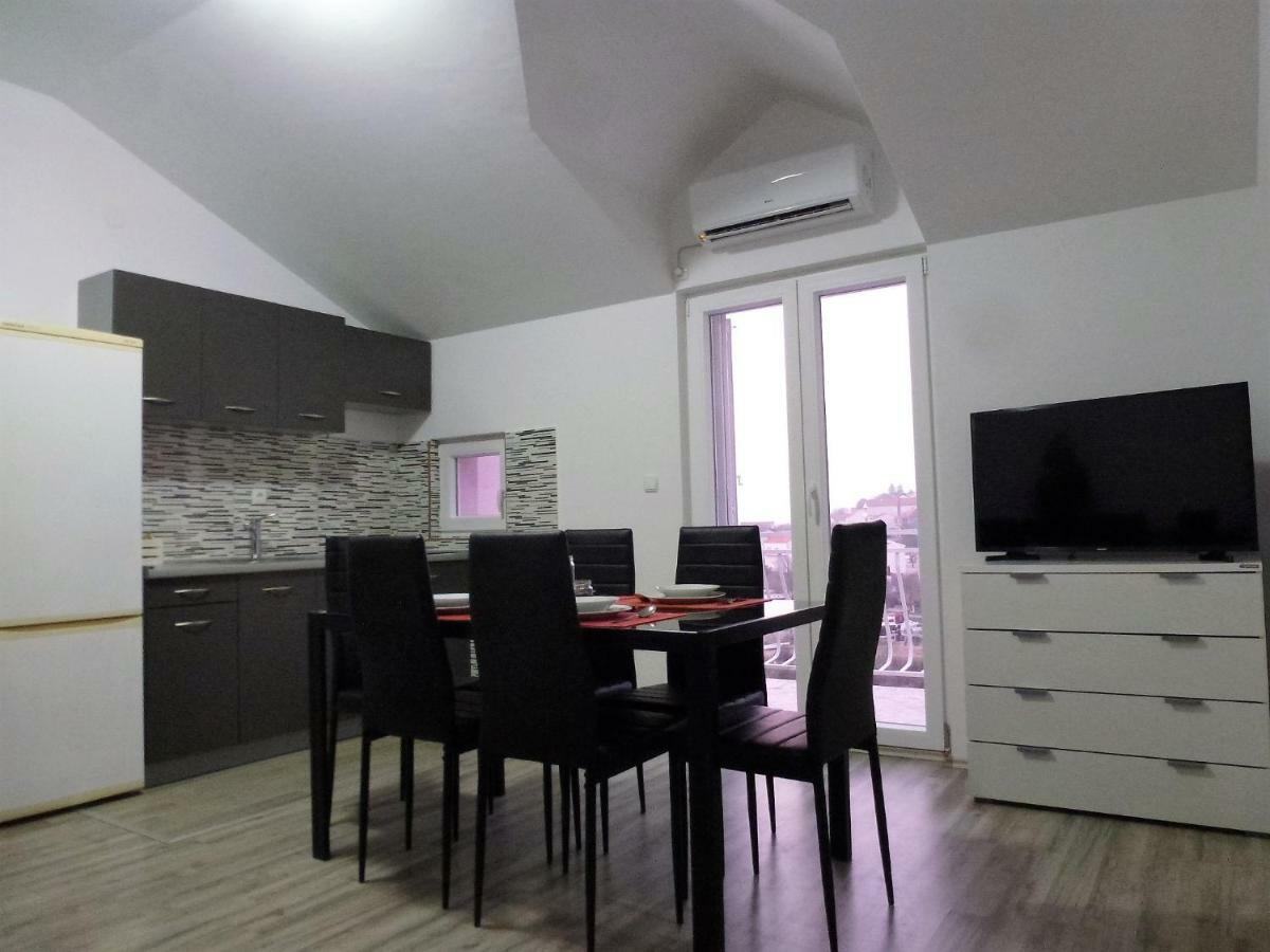 Apartmani Slavica シベニク エクステリア 写真